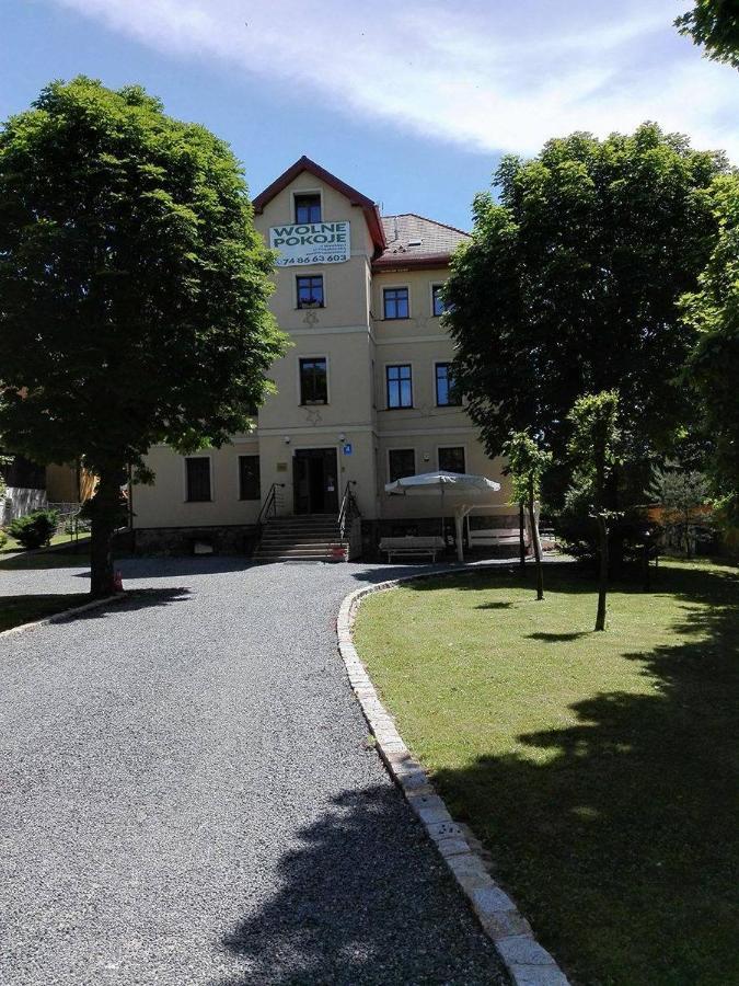 Willa Pod Gwiazdami & Spa Bad Kudowa Exterior foto