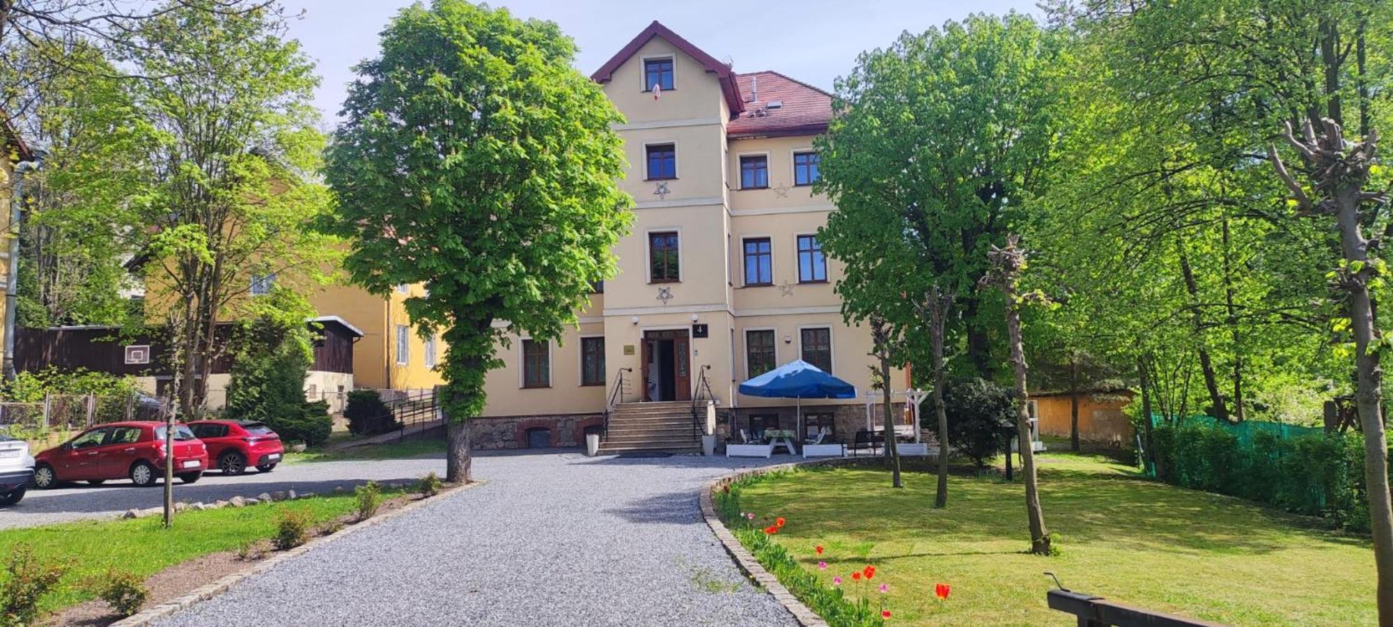 Willa Pod Gwiazdami & Spa Bad Kudowa Exterior foto