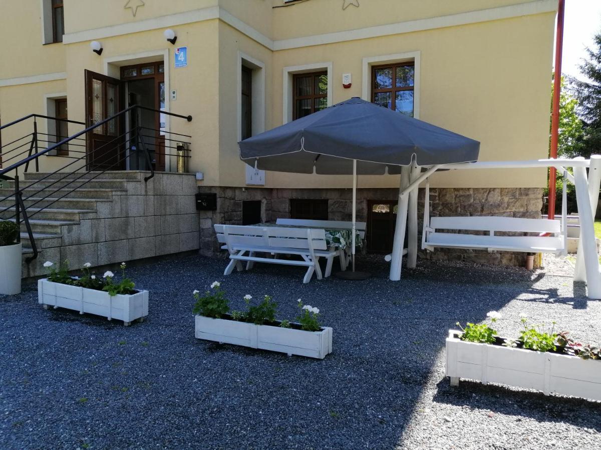 Willa Pod Gwiazdami & Spa Bad Kudowa Exterior foto